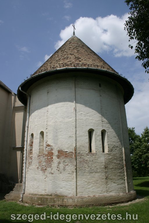 309 Kiszombor, Árpád-kori körtemplom.