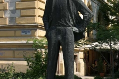 155 József Attila szobra